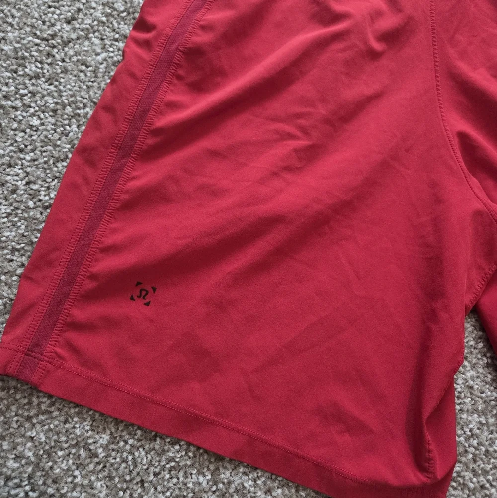 Lululemon Pace Breaker Short Medium Mens Linerless 9 Inseam Bold‎ Red Train Gym